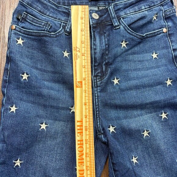 Judy Blue Medium Wash Faded Skinny Star Embroidered Raw Hem Jeans Size 5/27 - Picture 8 of 10